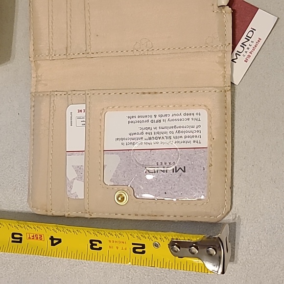 MUNDI BRAND WOMEN'S SMALL "FRUIT PUNCH FLORAL" WALLET WITH RFID PROTECTI… - Picture 9 of 11